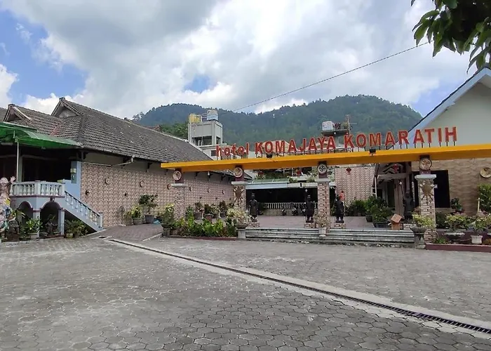 Komajaya Komaratih Hotel Tawangmangu